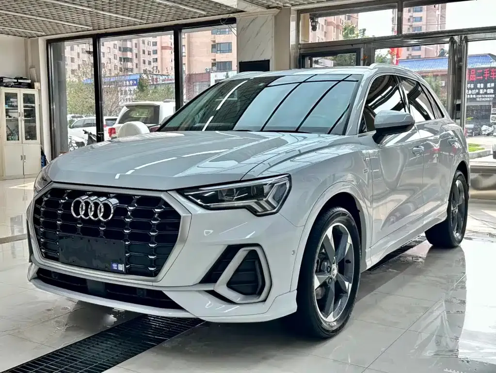 Audi Q3 — фото 1