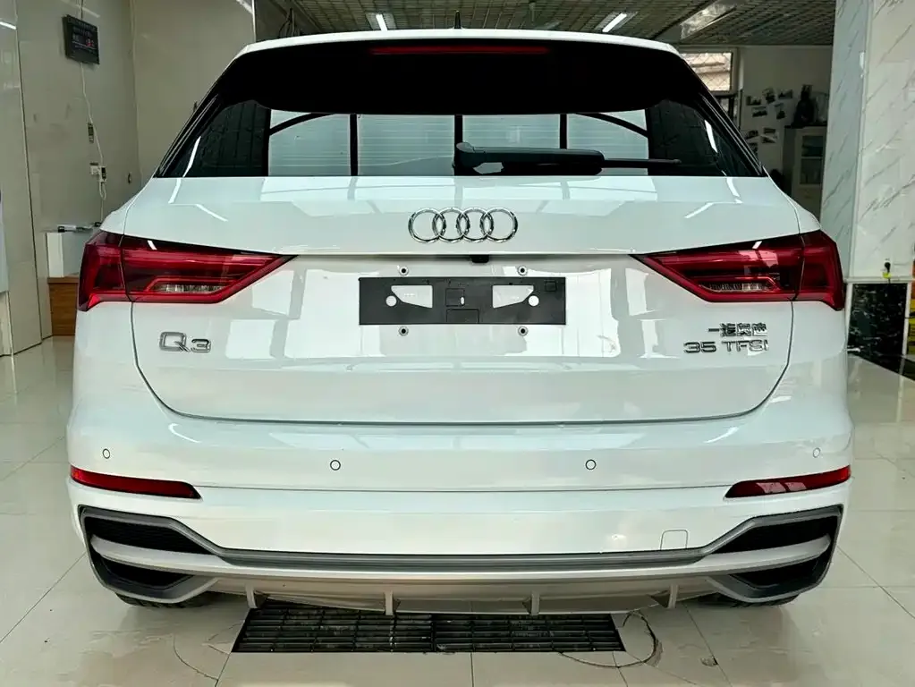 Audi Q3 — фото 10