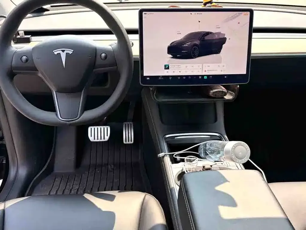Tesla Model Y — фото 3