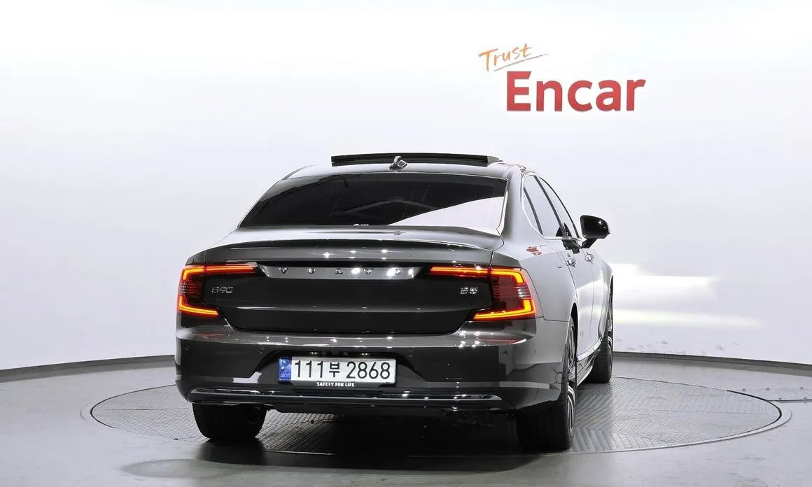 Volvo S90 2023 из KR, фото 3