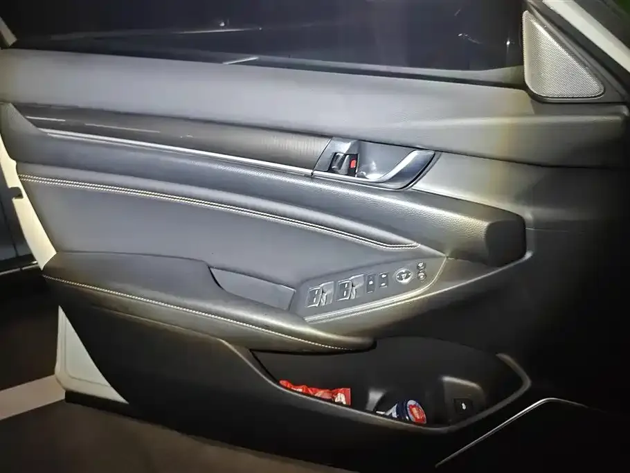 Honda Accord — фото 6