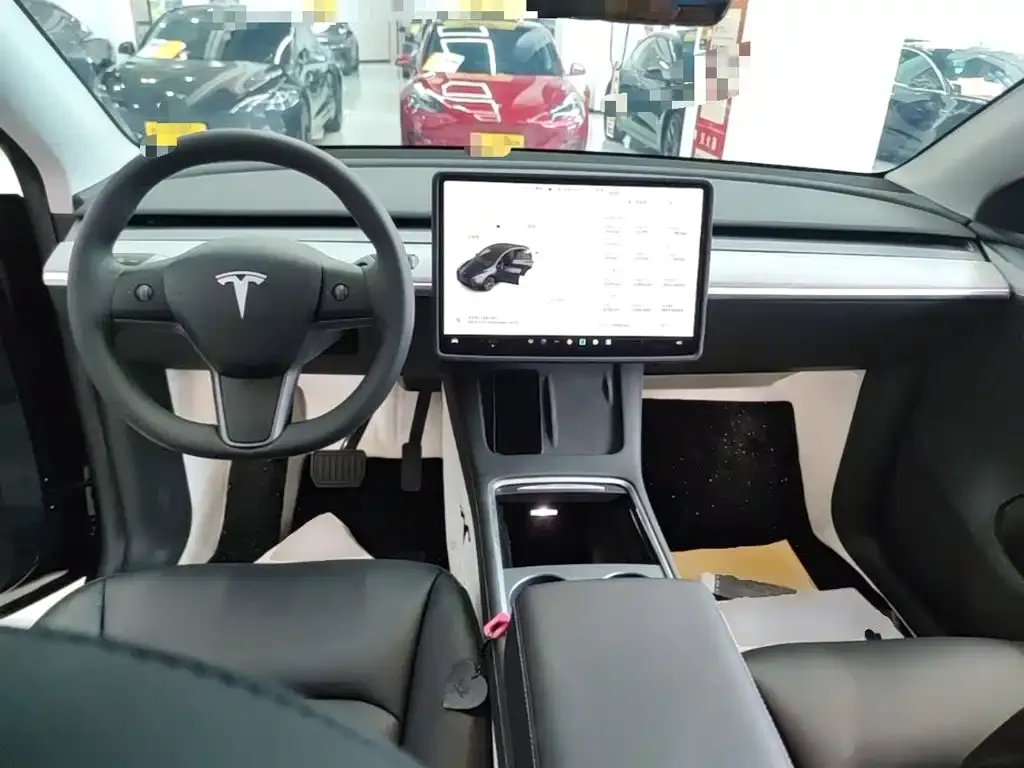 Tesla Model Y — фото 2