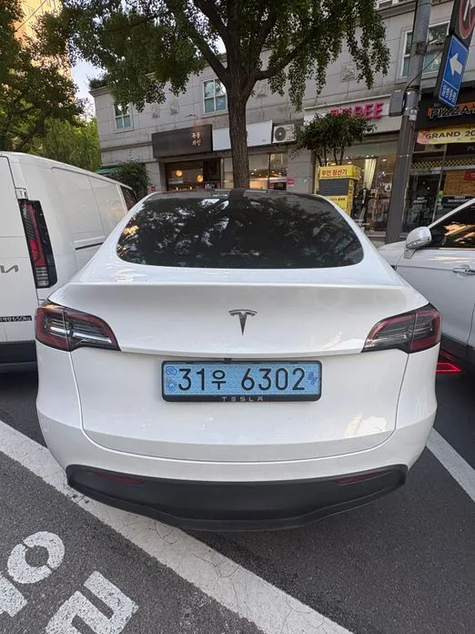 Tesla Model Y — фото 8