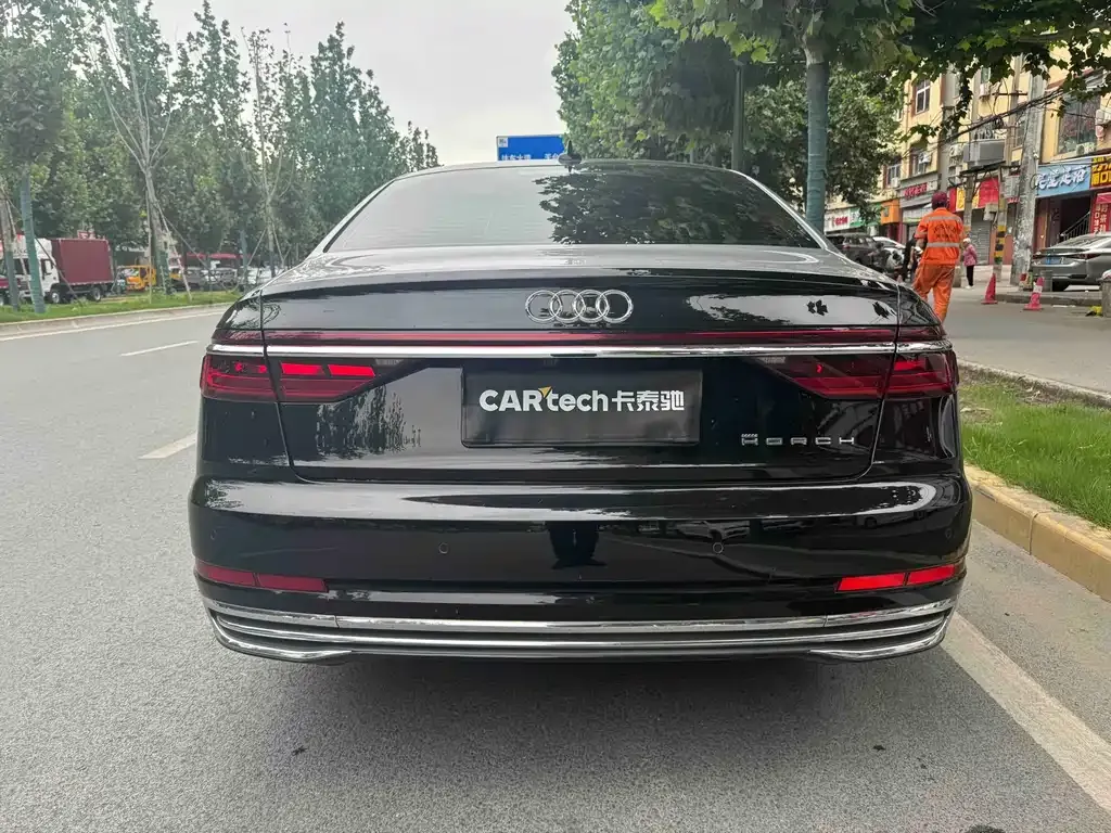Audi A8 — фото 5