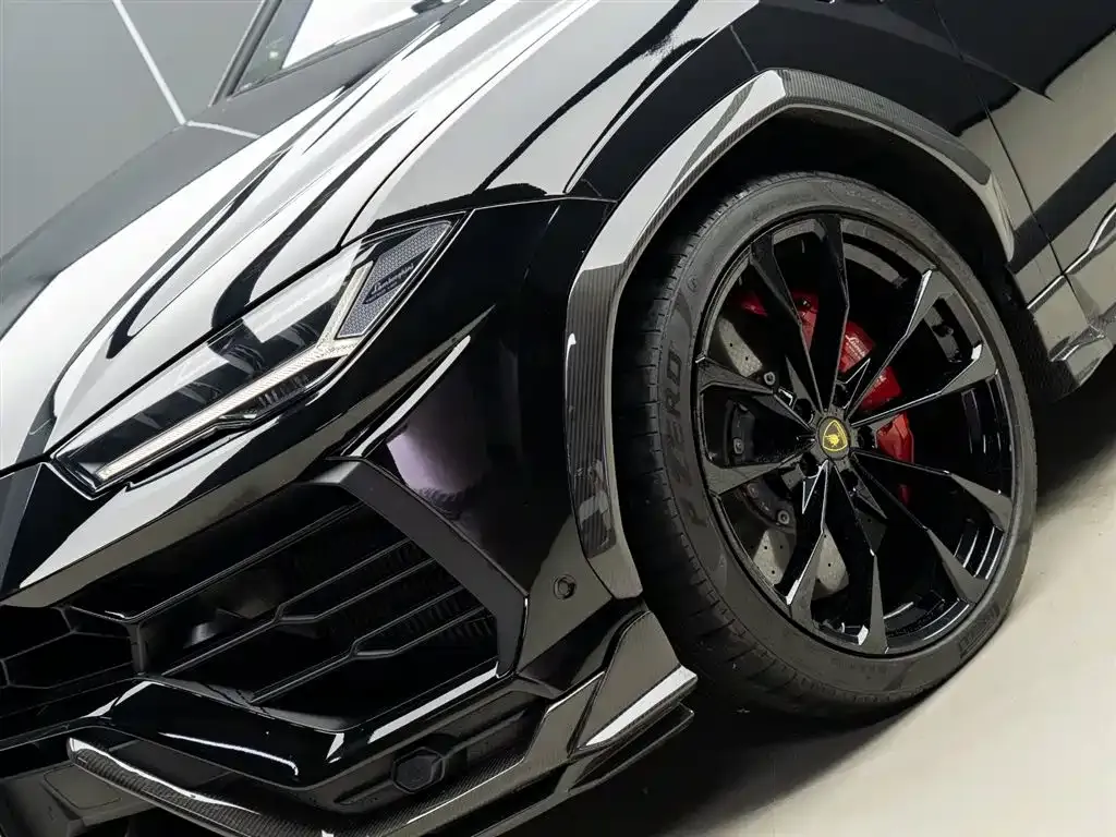 Lamborghini Urus — фото 10