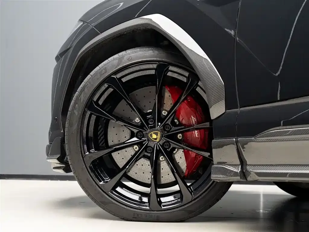 Lamborghini Urus — фото 9