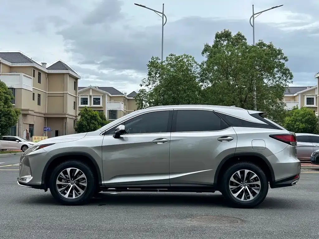 Lexus RX — фото 9