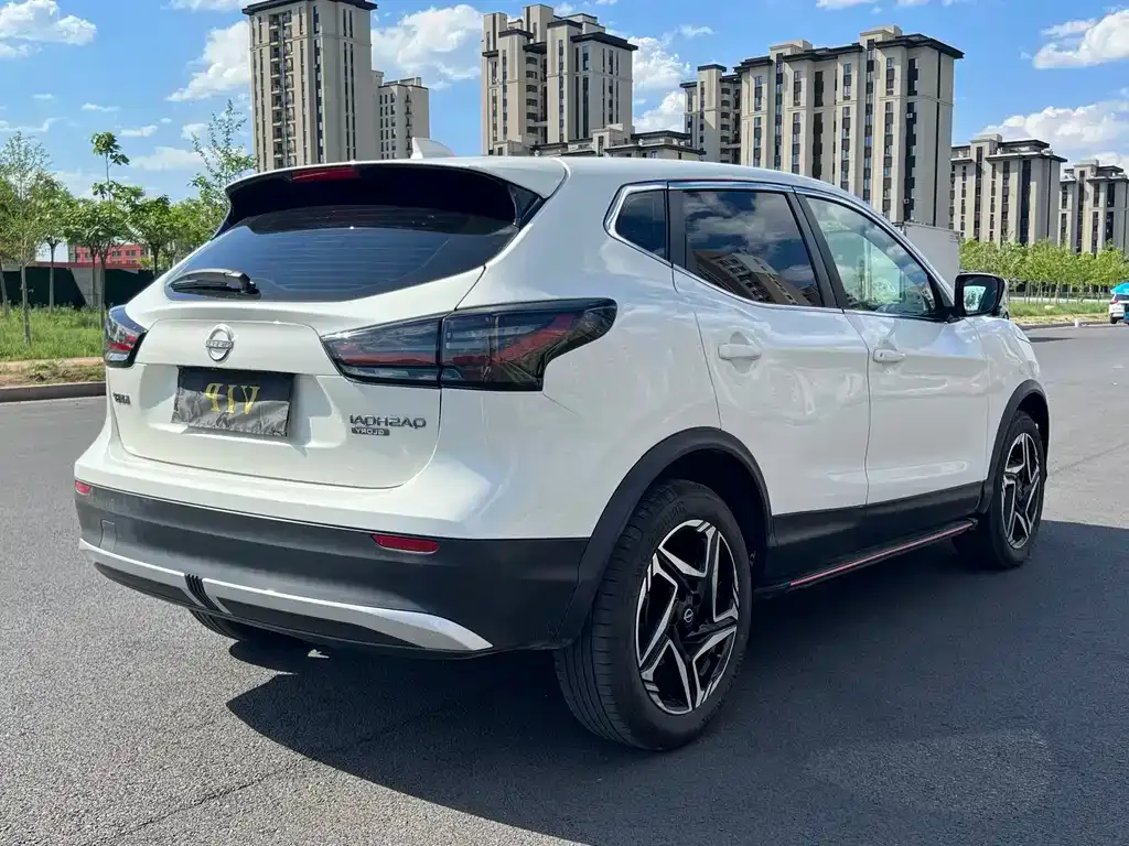 Nissan Qashqai — фото 8