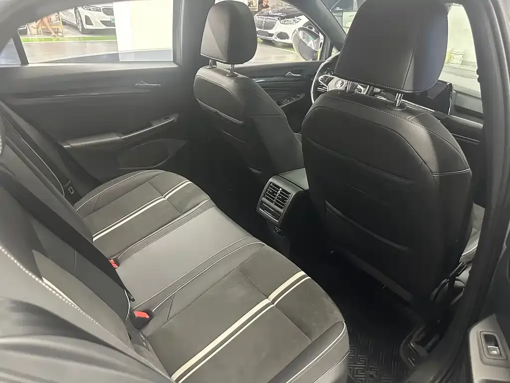 Volkswagen Golf 2021 из CN, фото 9