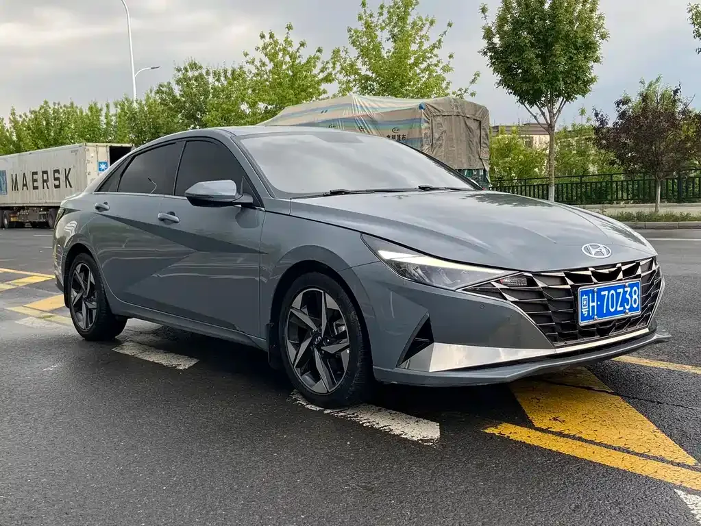 Hyundai Elantra — фото 9