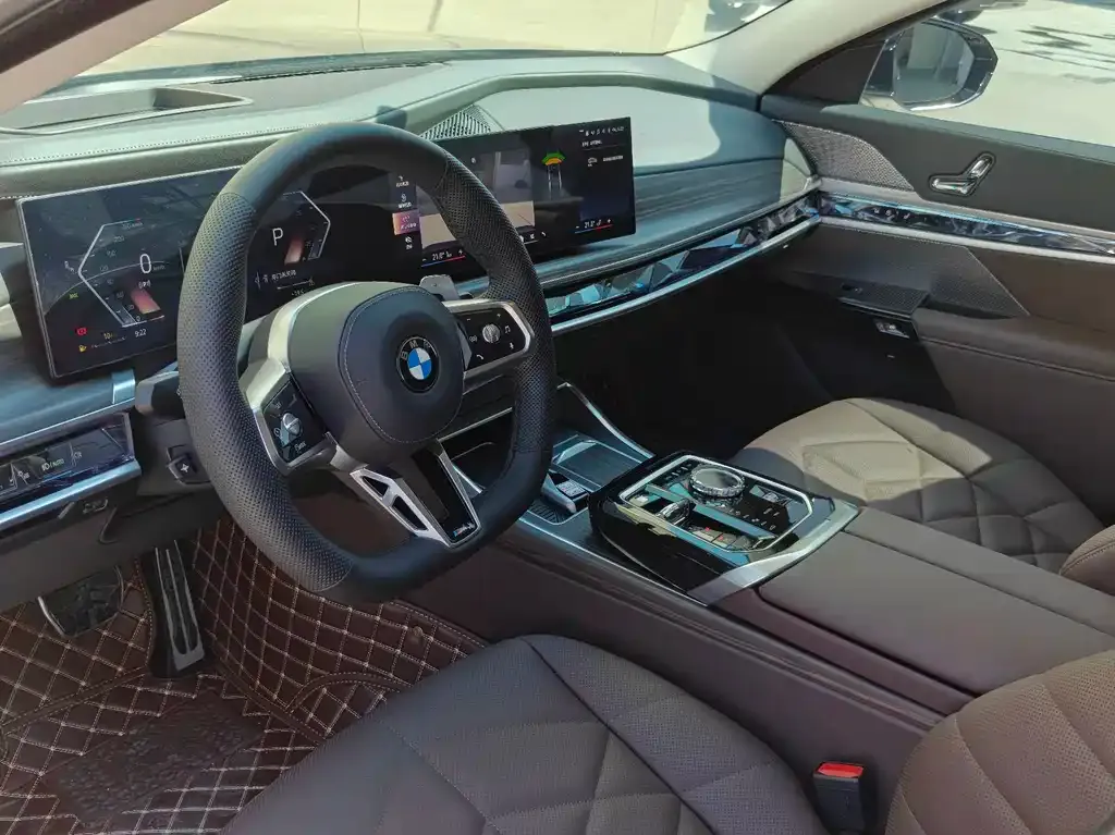 BMW 7 Series — фото 10