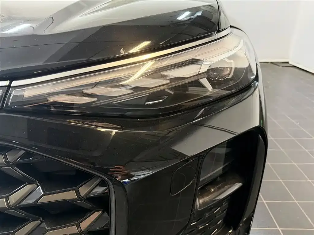 Audi Q6