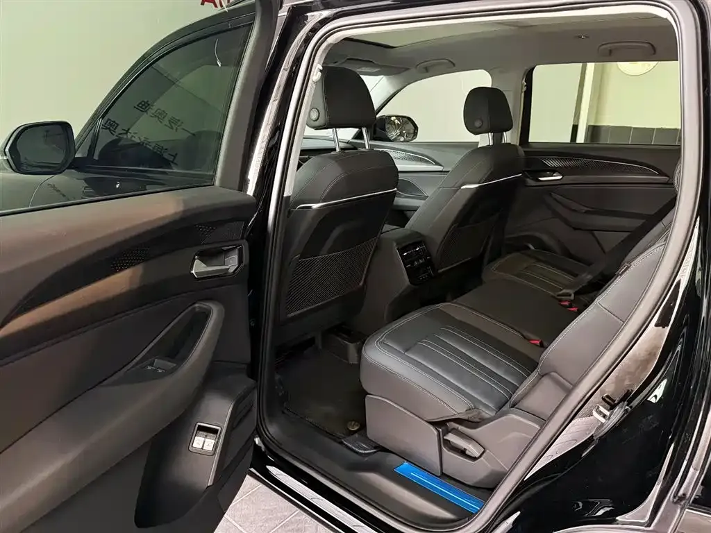 Audi Q6 2025 из CN, фото 7