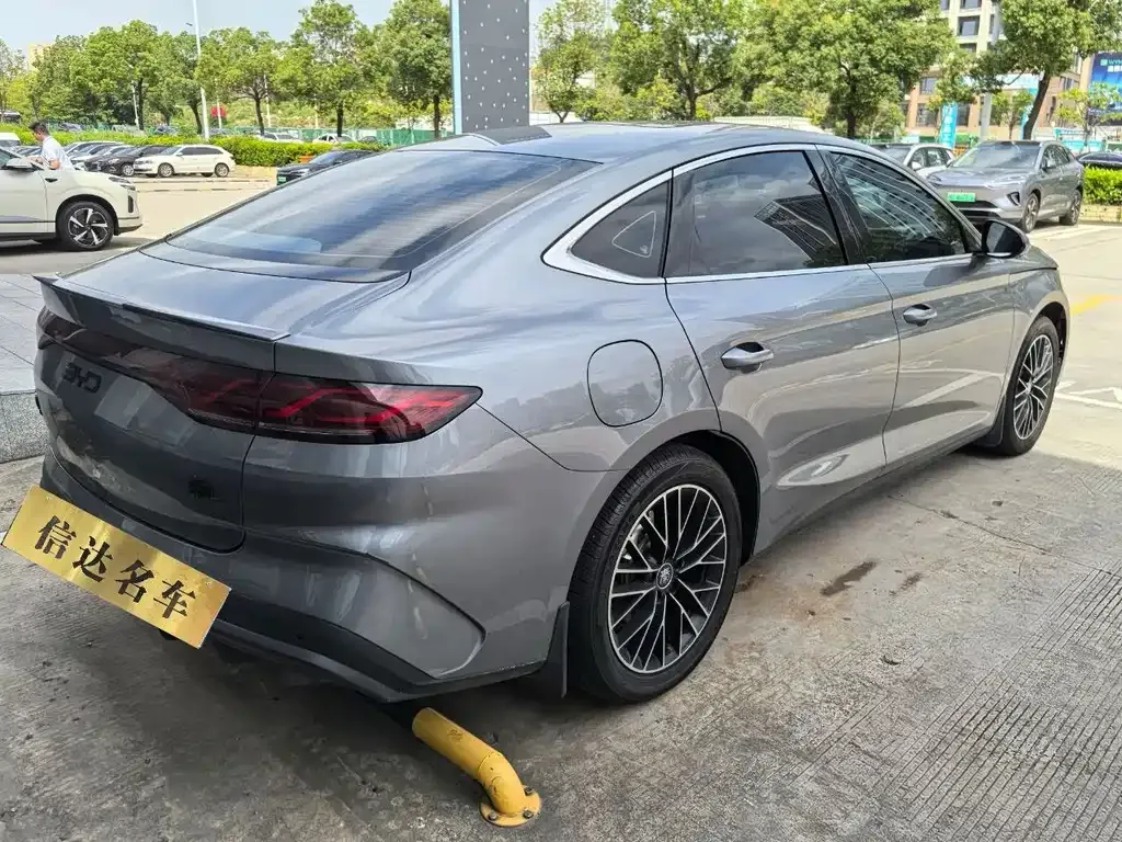BYD Qin L — фото 9