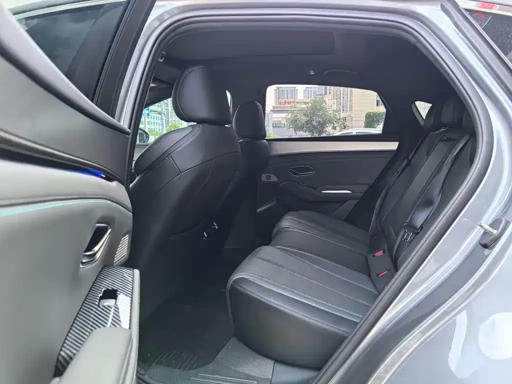 BYD Qin L — фото 8
