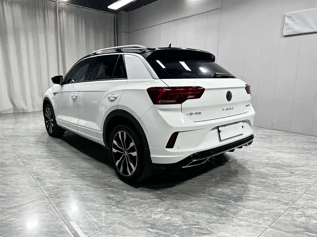 Volkswagen T-Roc — фото 5