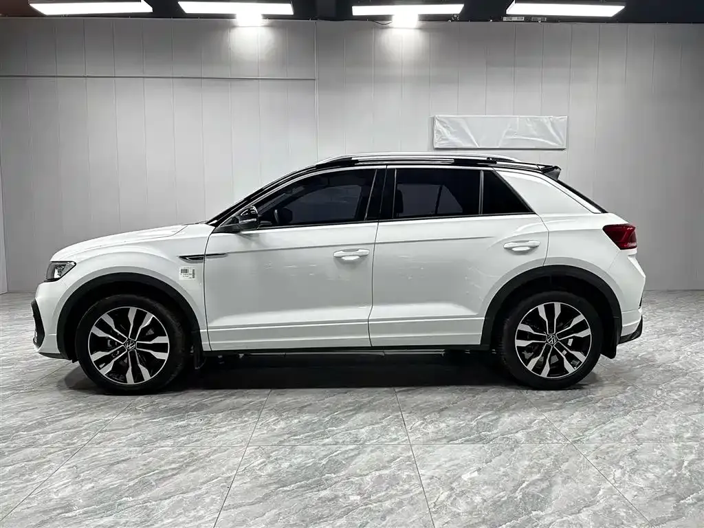 Volkswagen T-Roc — фото 9