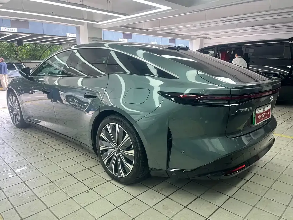 Toyota Platinum 7 2026 из CN, фото 8