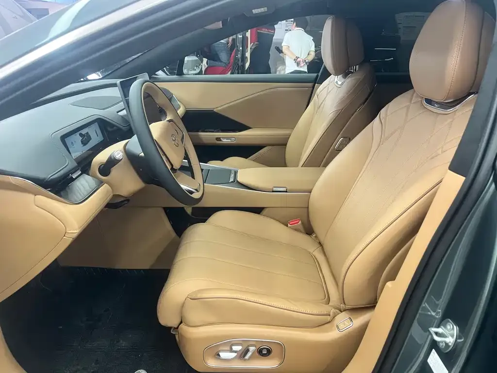Toyota Platinum 7 2026 из CN, фото 7