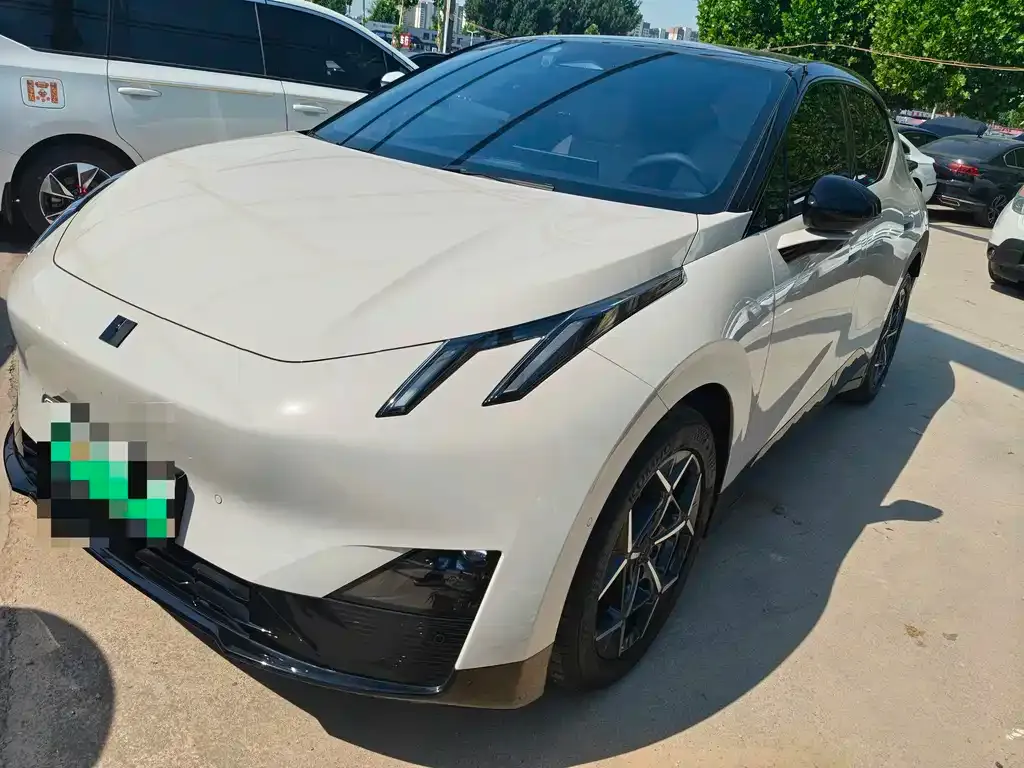 Lynk & Co Z20