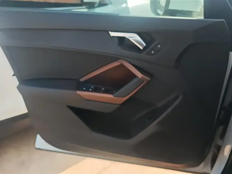 Audi Q3 2021 из CN, фото 4