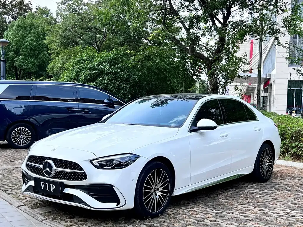 Mercedes-Benz C-Class — фото 1