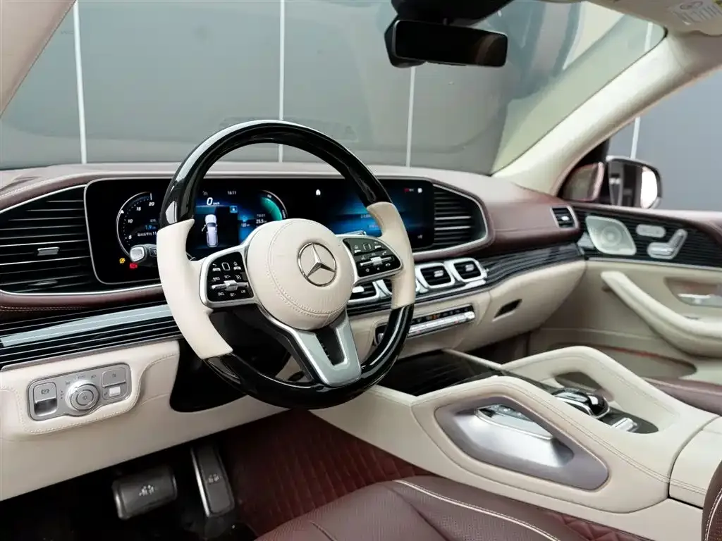 Mercedes-Benz GLS — фото 7