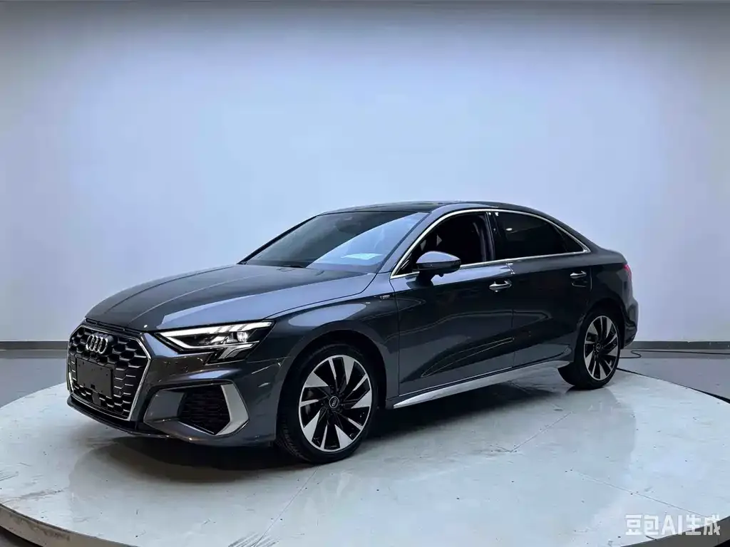 Audi A3 — фото 1