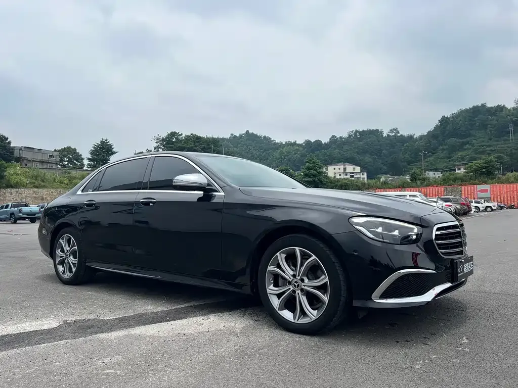 Mercedes-Benz E-Class — фото 5