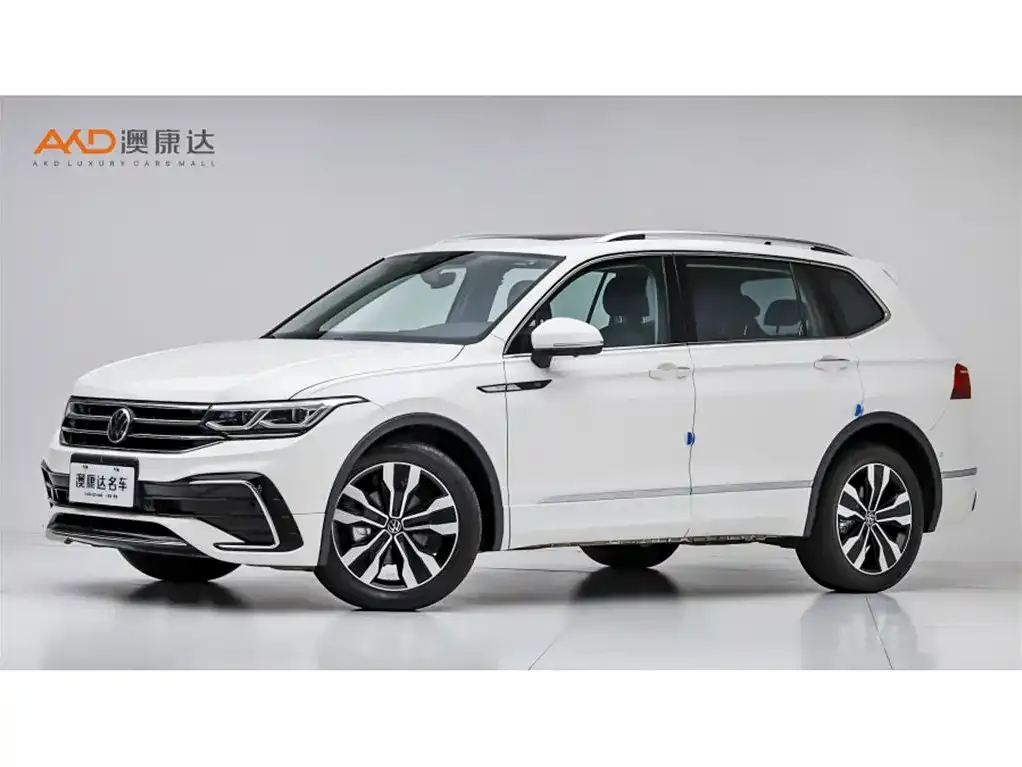Volkswagen Tiguan L — фото 1