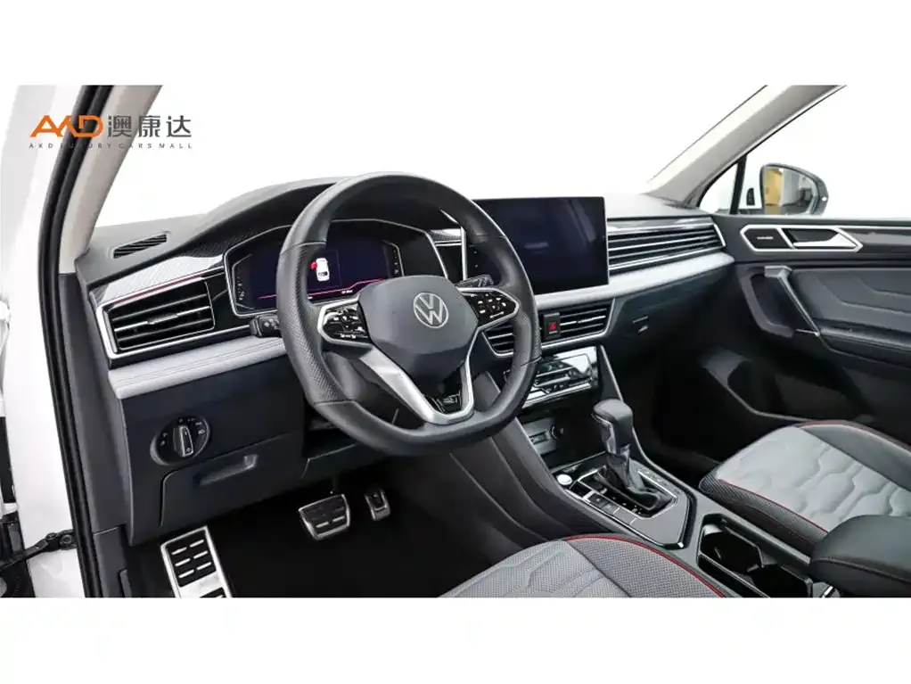 Volkswagen Tiguan L — фото 9