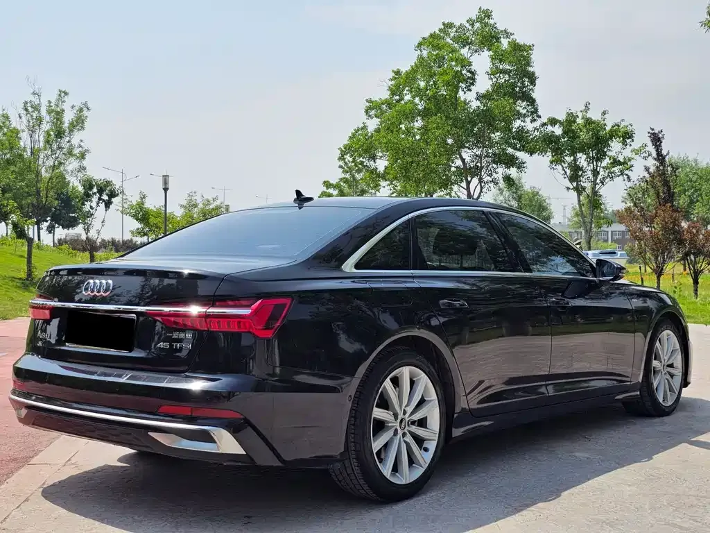 Audi A6L — фото 7