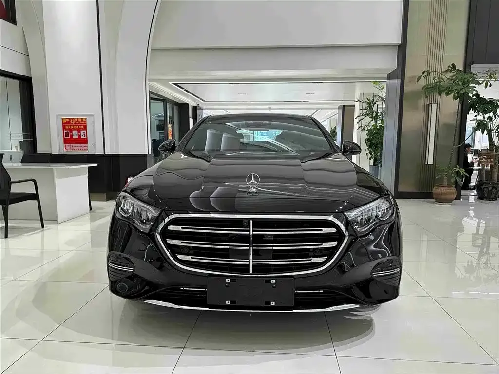 Mercedes-Benz E-Class — фото 10