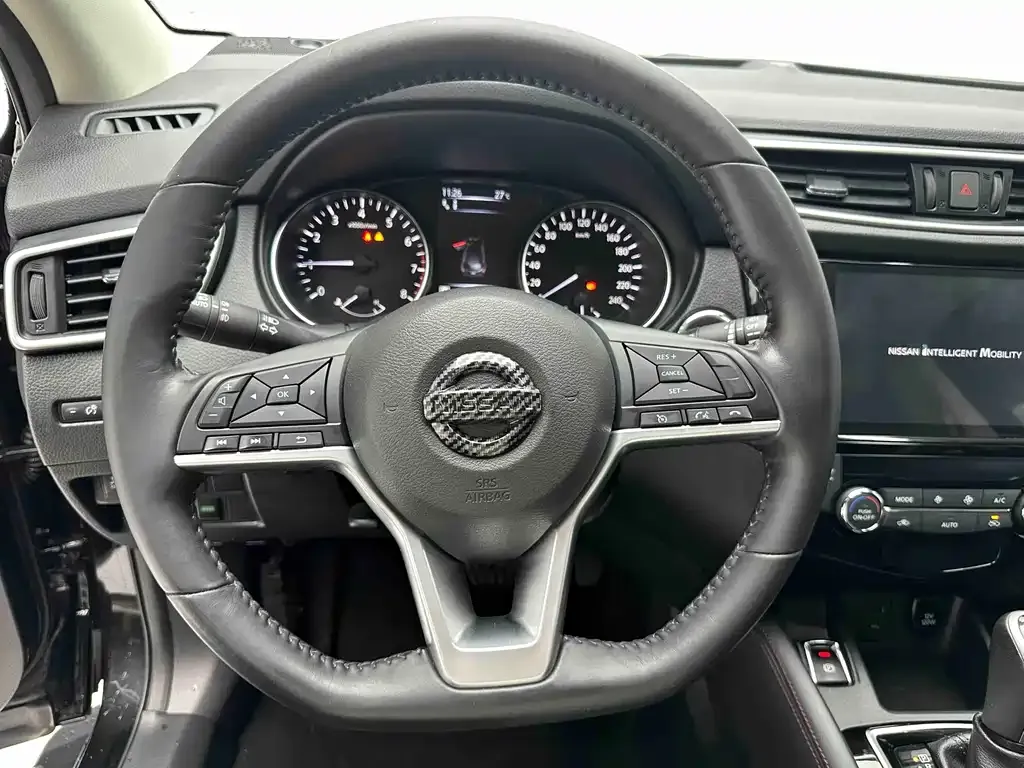 Nissan Qashqai — фото 8