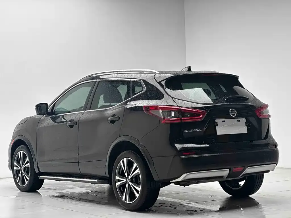 Nissan Qashqai — фото 7
