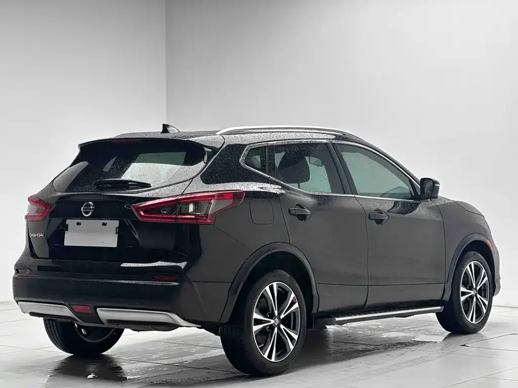 Nissan Qashqai — фото 10