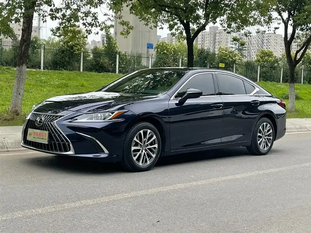Lexus ES — фото 5
