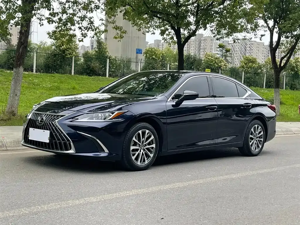 Lexus ES — фото 9