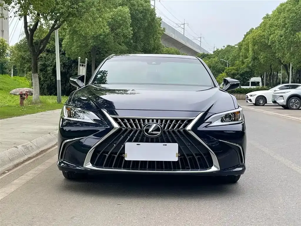 Lexus ES — фото 2