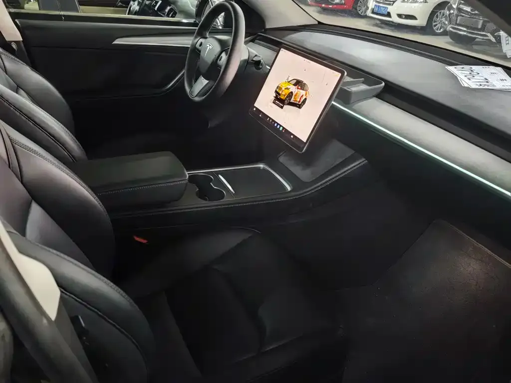 Tesla Model Y — фото 4