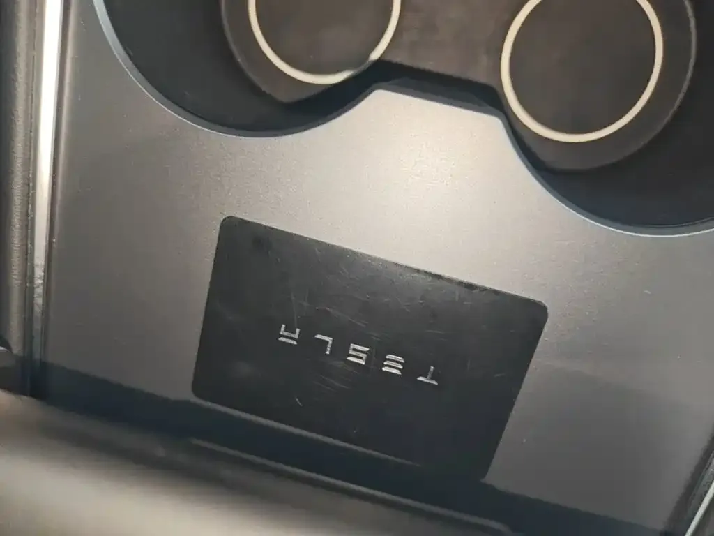 Tesla Model 3 — фото 4