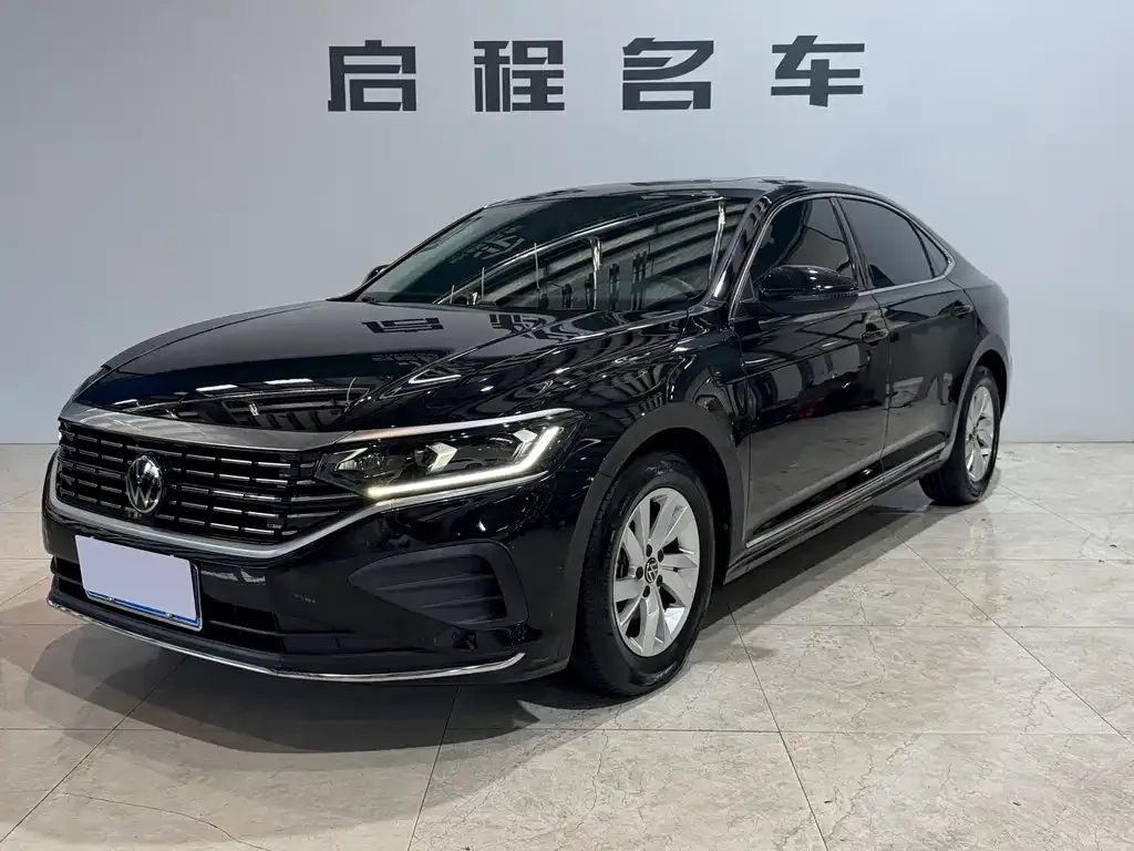 Volkswagen Passat — фото 1