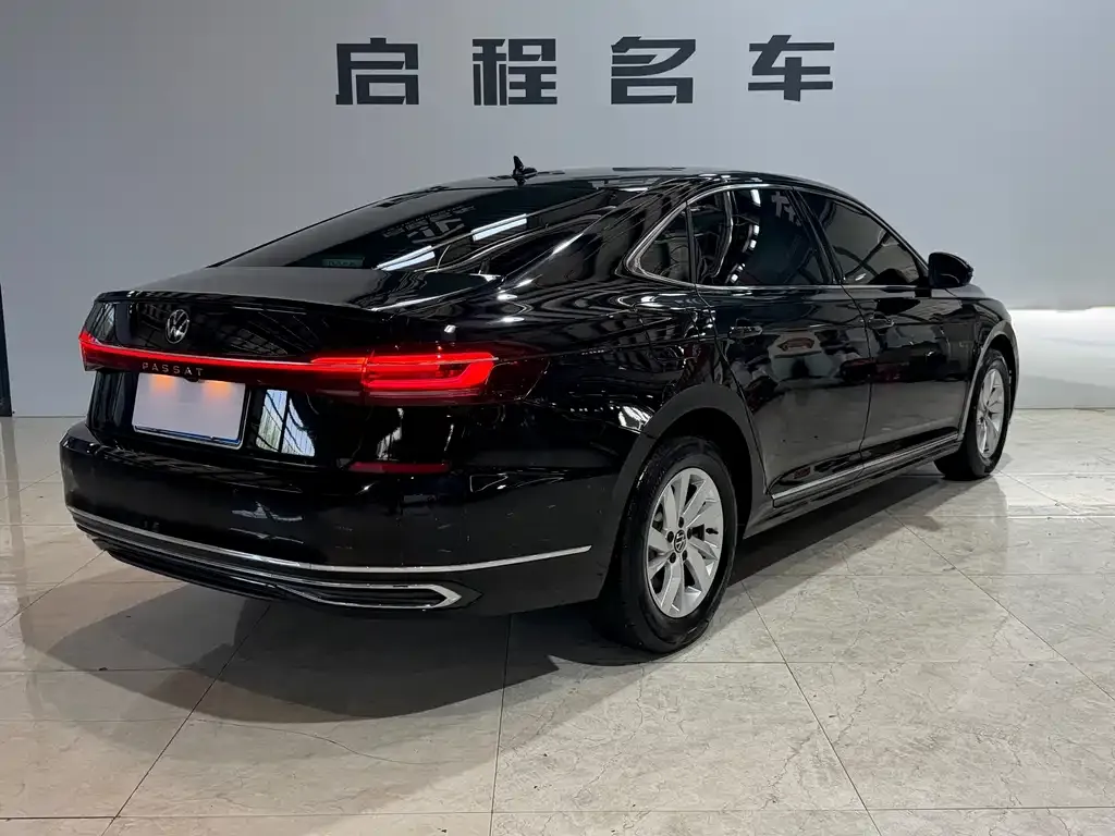 Volkswagen Passat — фото 6