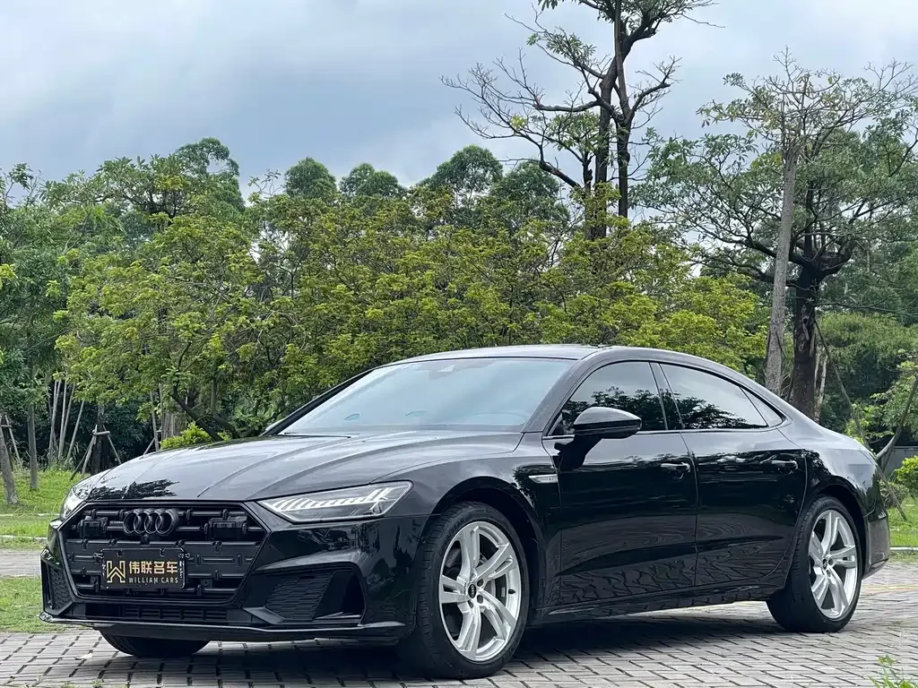 Audi A7L — фото 1