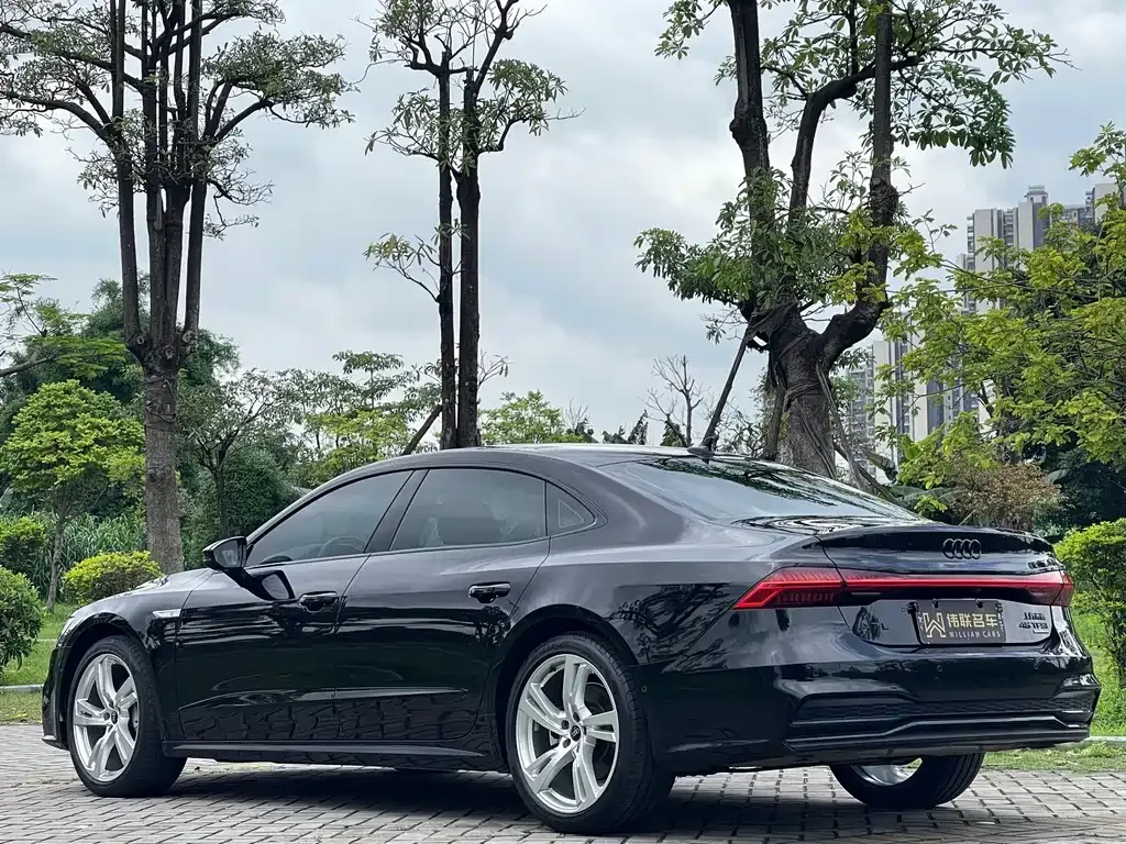 Audi A7L — фото 7