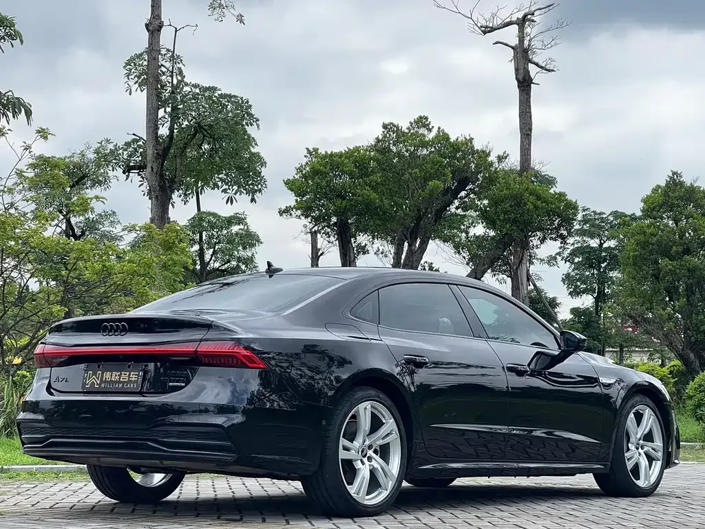 Audi A7L — фото 9