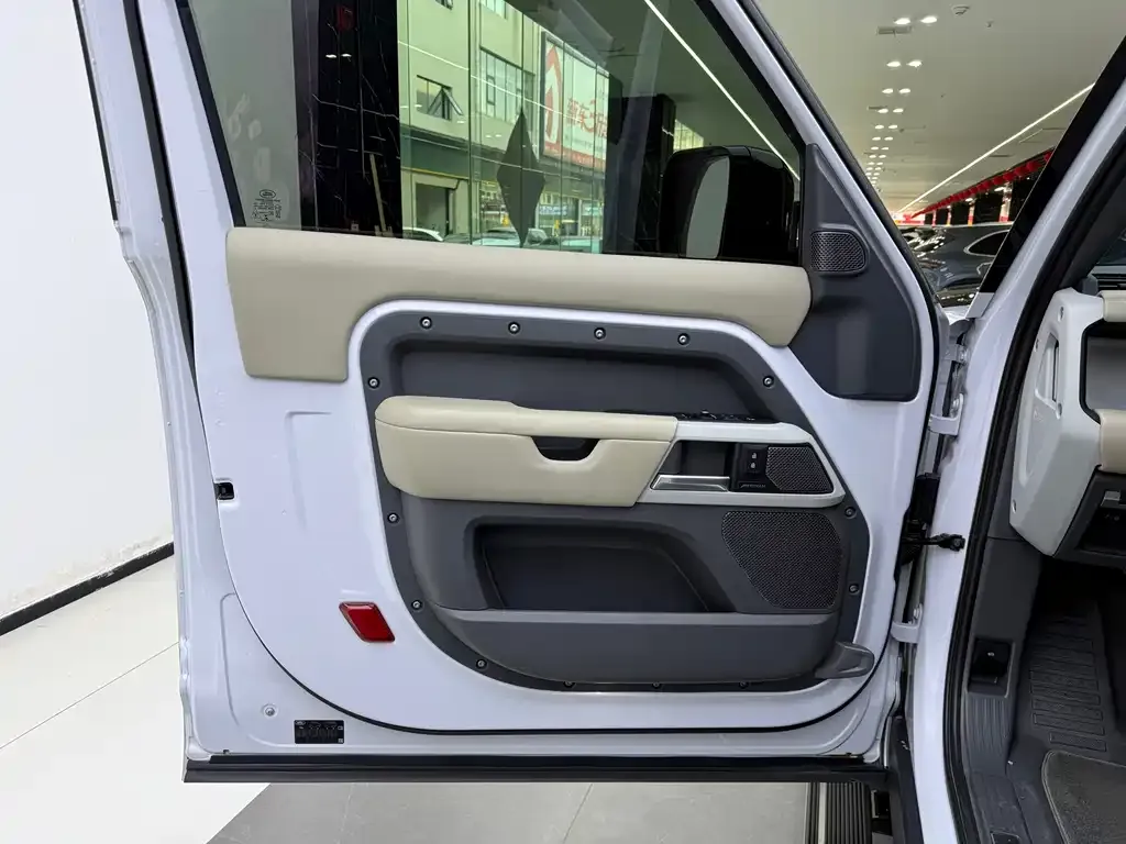Land Rover Defender 2023 из CN, фото 10