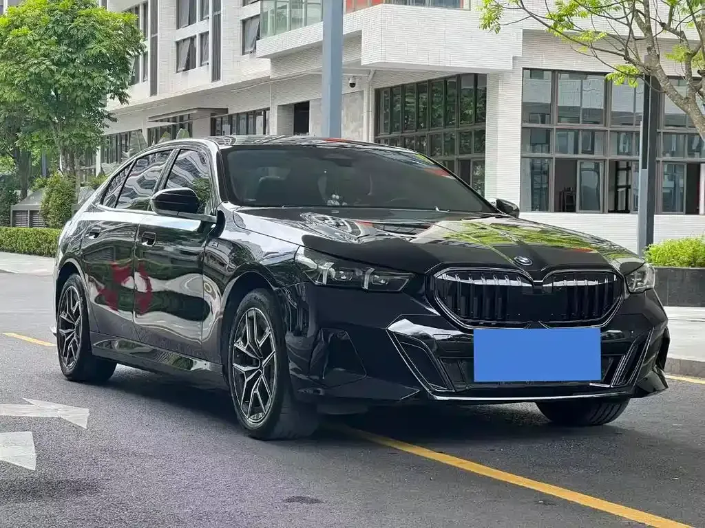 BMW i5 2025 из CN, фото 9