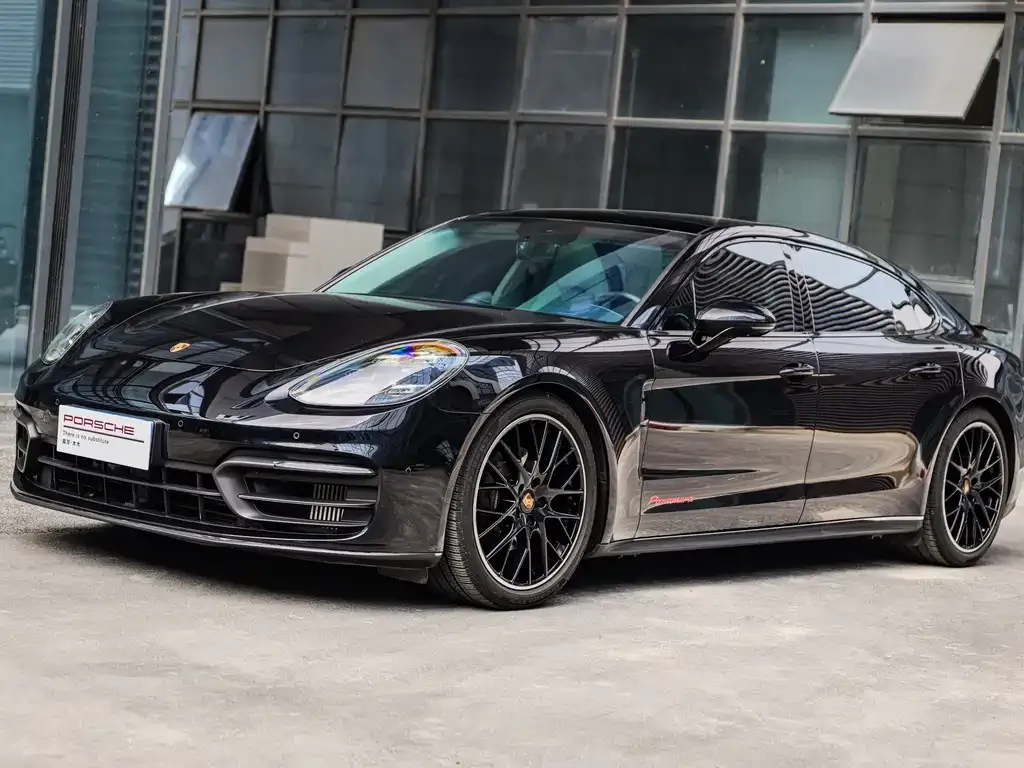 Porsche Panamera — фото 1
