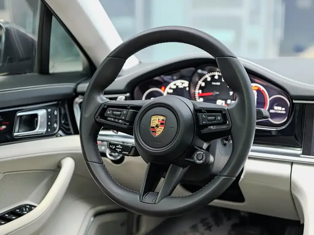 Porsche Panamera — фото 4